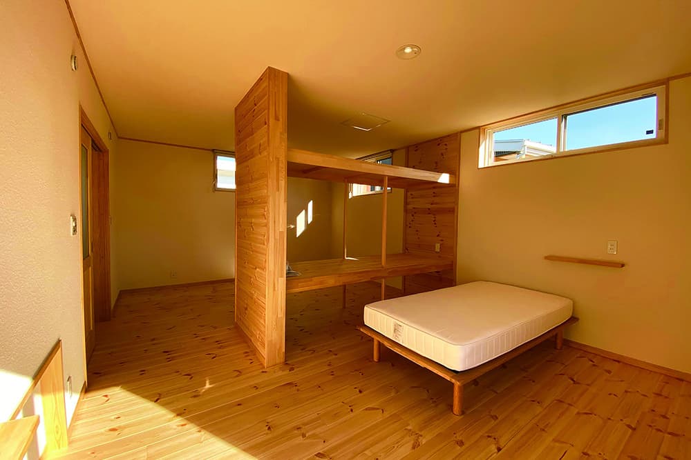 すまいポート21水戸・つくば施工事例　ライフスタイルの変化に対応できる温かい洋室+主寝室の写真